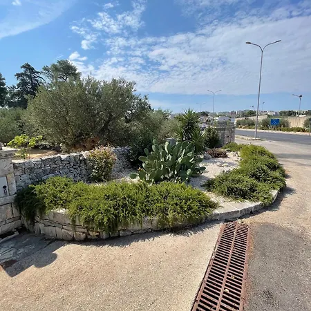 別荘 Trullo Ronzicchio チステルニーノ